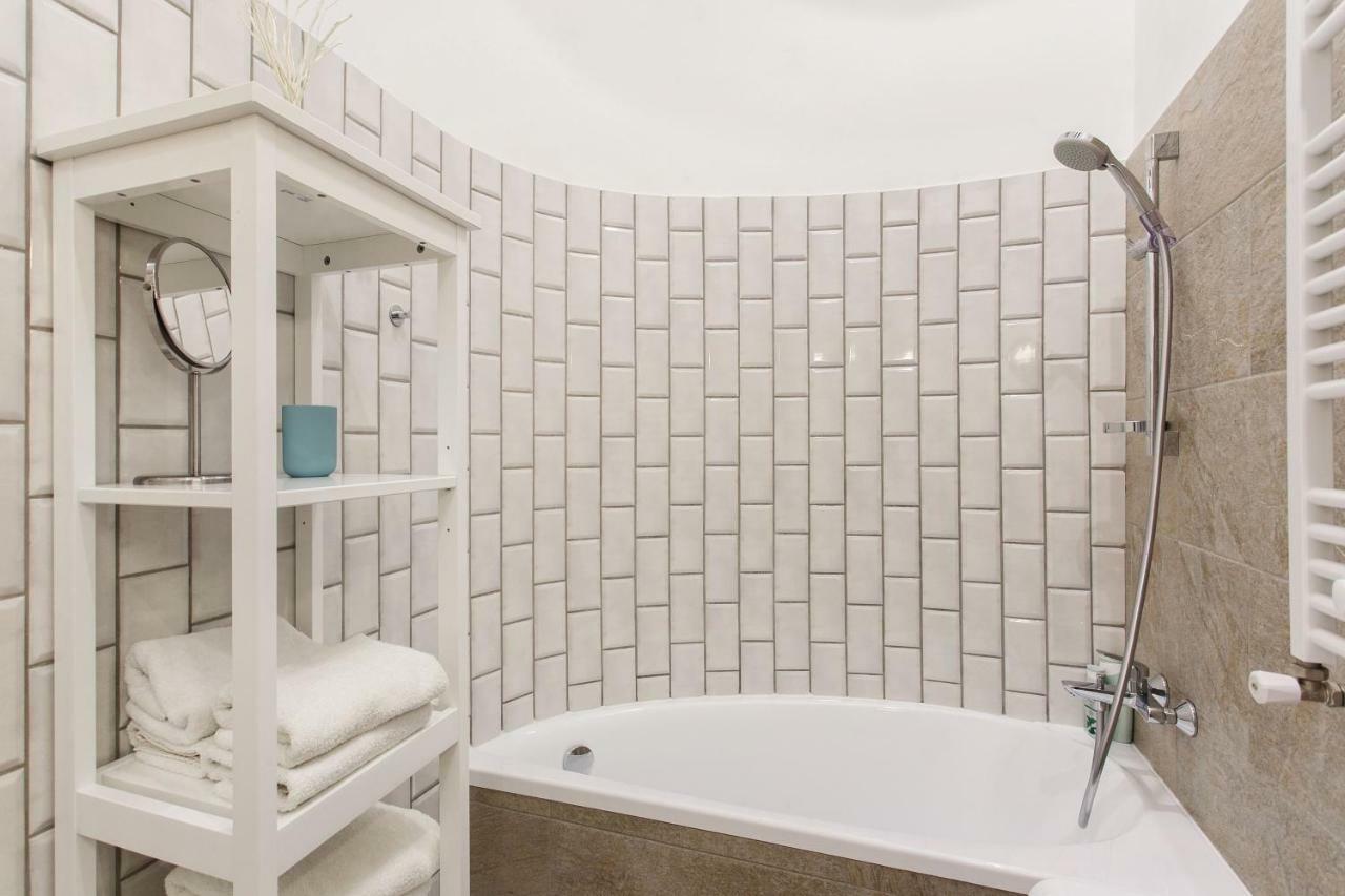#Stayhere 3Bdr Modern & Stylish Apartment - Heart Of Old Town By Houseys Vilnius Luaran gambar